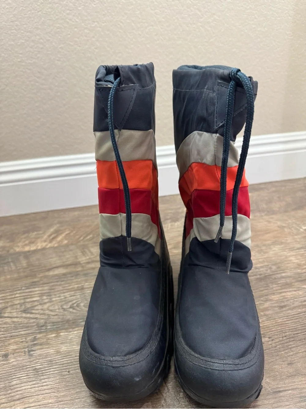 Vintage 70s 80s Rainbow Snow Moon Boots 7-8 Esprit de Ski Après Ski Korea